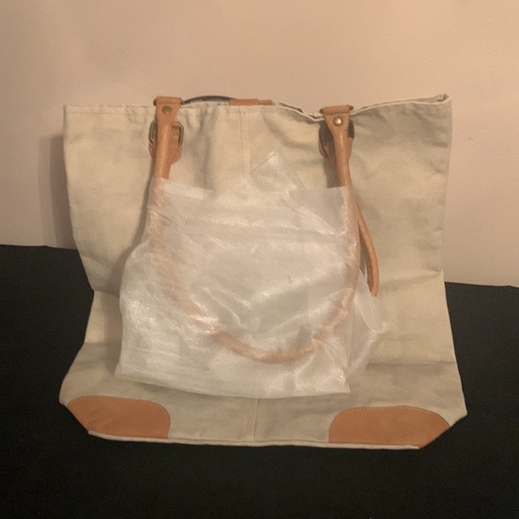 Vintage Addiction Tote - Picture 2 of 3